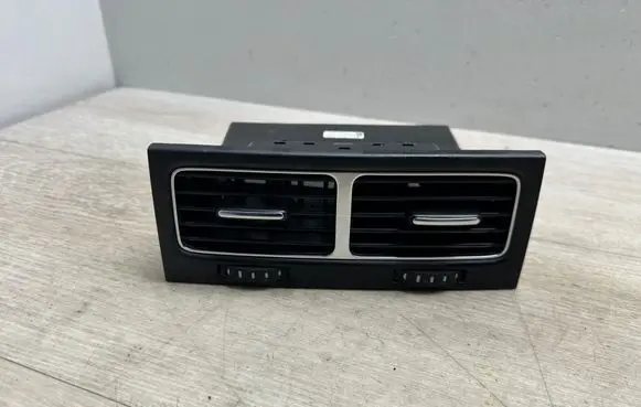 Volkswagen Touareg II Rear air vent grill 7P6819203A