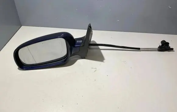Volkswagen PASSAT B5.5 Manual wing mirror LLL36945