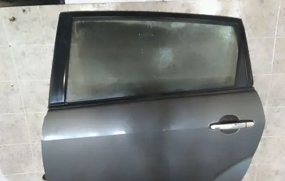 Toyota Corolla Verso E121 Rear door