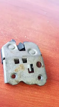 BMW 3 E46 Seat back rest lock catch 8209036