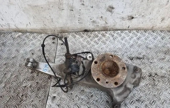 BMW 5 F10 F11 Front wheel hub