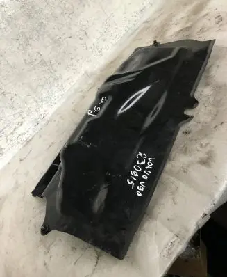 Volvo S90, V90 Other engine bay part