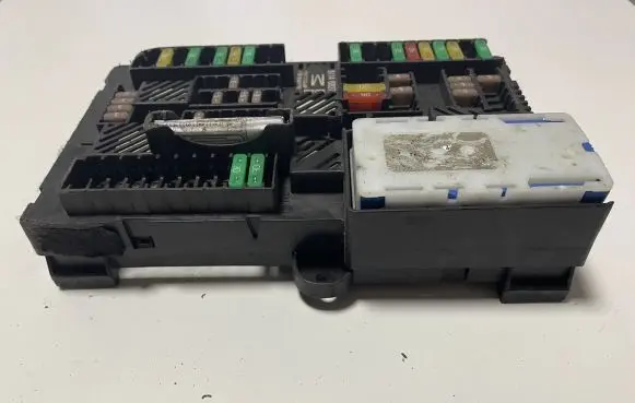 BMW 7 G11 G12 Fuse module 6837091