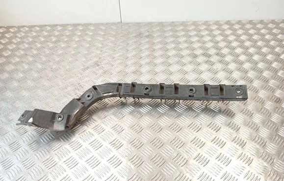 Rear bumper mounting bracket