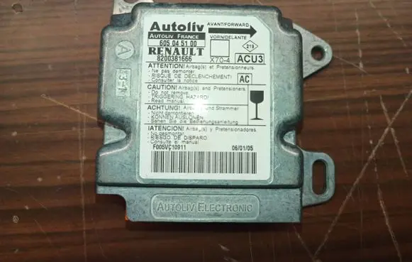 Renault Master II Airbag control unit/module 8200381666 605045100