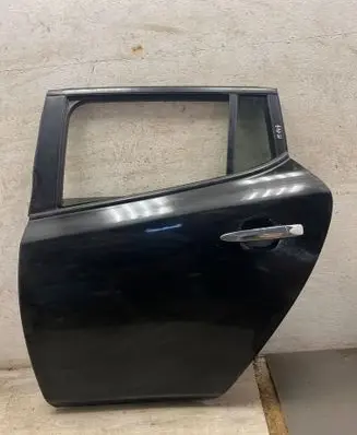 Nissan Leaf I (ZE0) Rear door