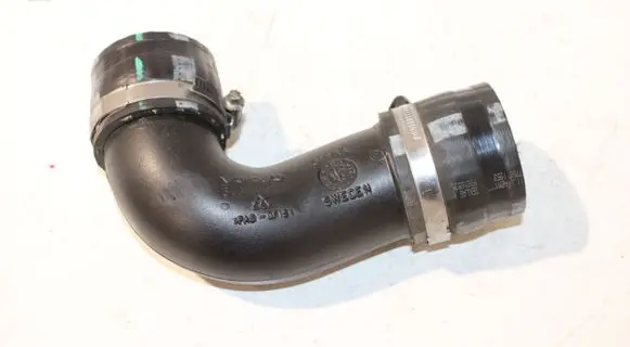 Volvo V60 Intercooler hose/pipe 31338572