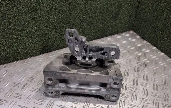 Renault Master III Engine mount bracket 112108180R 26030