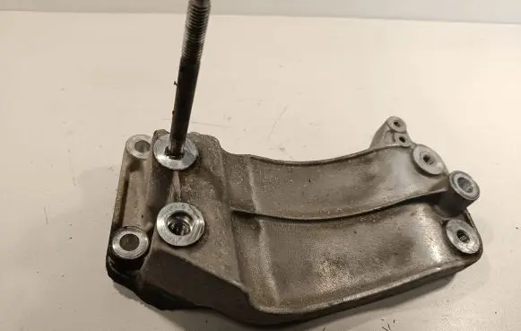 Jeep Grand Cherokee A/C compressor mount bracket 