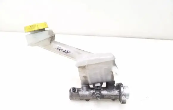 Nissan X-Trail T30 Master brake cylinder