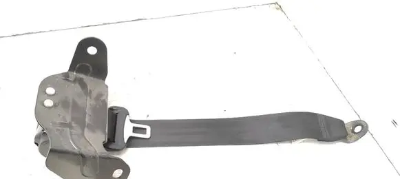 Rear seatbelt
