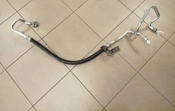Subaru B9 Tribeca Air conditioning (A/C) pipe/hose 