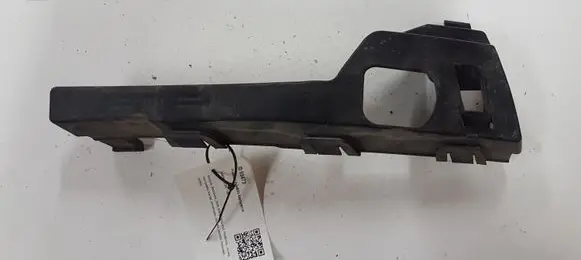 Ford Focus Front bumper mounting bracket 4M5117E856