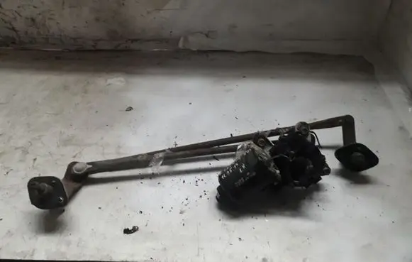 KIA Clarus Front wiper linkage and motor