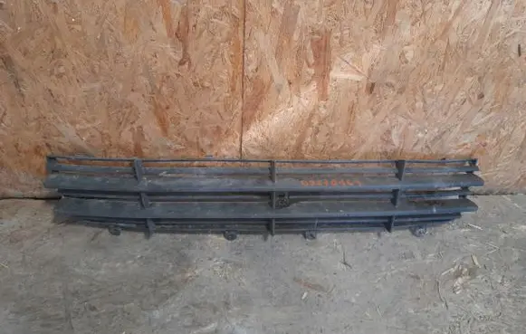 Opel Astra G Front bumper lower grill 09270169