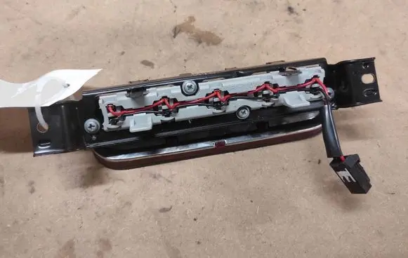 KIA Sorento Third/center stoplight 927003E0