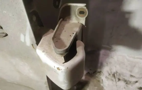 Renault Trafic II (X83) Rear door lower hinge