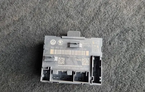 Skoda Yeti (5L) Door control unit/module 7N0959793D