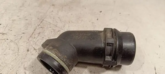 Audi Q7 4M Engine coolant pipe/hose 059121071DE