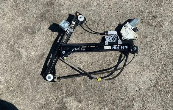 Mercedes-Benz E C207 W207 Front door window regulator motor A2078200642