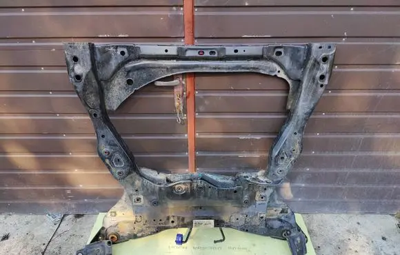 Volvo V60 Front subframe 32268633 071019410