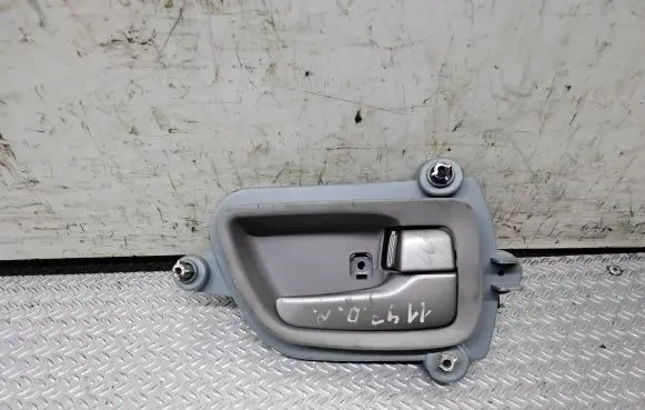 Mitsubishi Grandis Front door interior handle MN105360