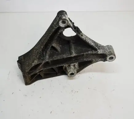 BMW 4 F32 F33 Engine mounting bracket 6788611