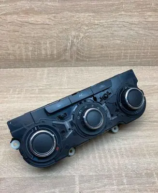 Skoda Octavia Mk2 (1Z) Climate control unit 3T0820047AB 5HB00975250
