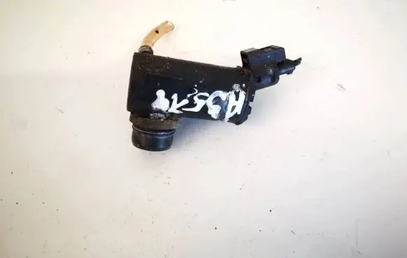 Toyota RAV 4 (XA20) Windscreen/windshield washer pump