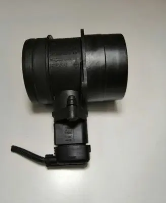 Volkswagen Touran I Mass air flow meter 0281002461 074906461B