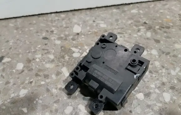 Lexus ES 250 - 300 - 330 Air flap motor/actuator 0638002031