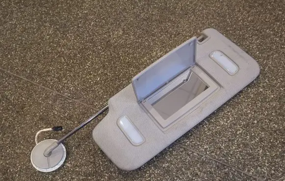 Sun visor