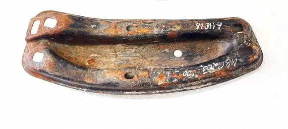 Mercedes-Benz C W202 Engine mounting bracket
