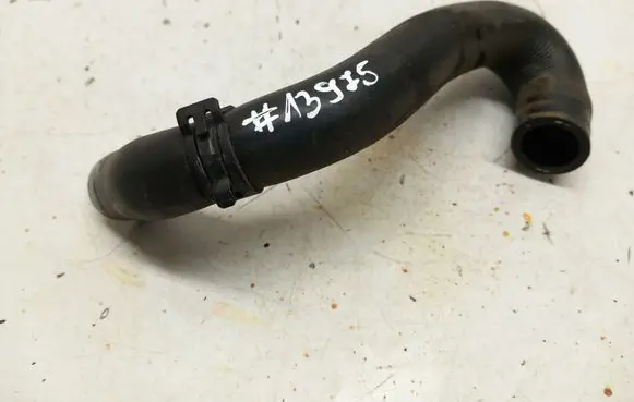 Engine coolant pipe/hose