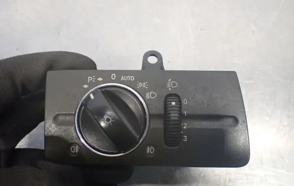 Mercedes-Benz E W211 Light switch 2115450304
