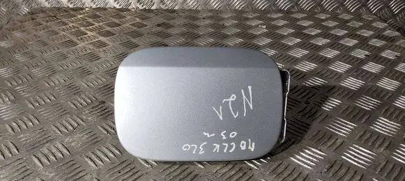 Mercedes-Benz CLK A209 C209 Fuel tank cap A2095840739