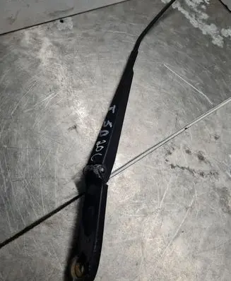 Volkswagen Transporter - Caravelle T5 Front wiper blade arm 7H1955410C