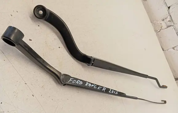 Ford Ranger Front wiper blade arm AB3917B589AF AB3917C495AE