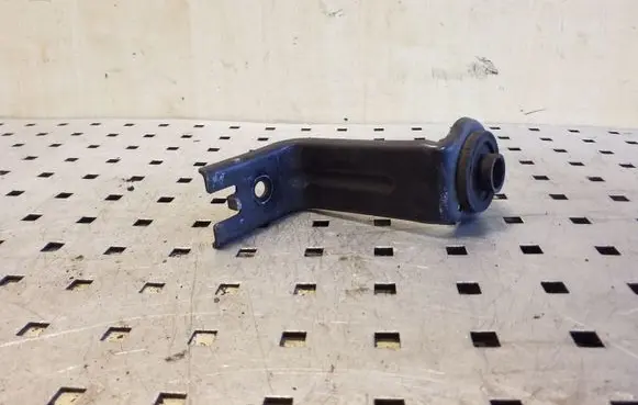 Toyota Auris 150 Radiator mount bracket
