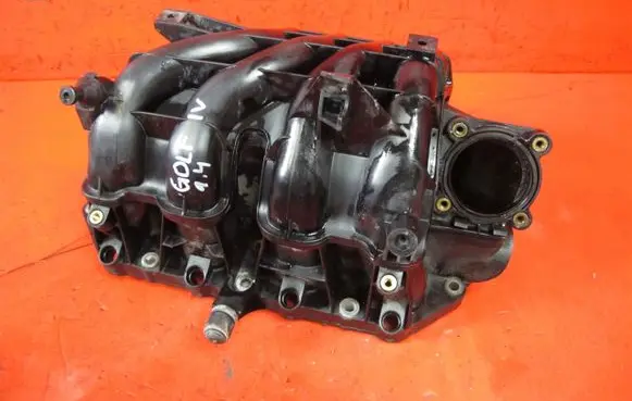 Volkswagen Golf IV Intake manifold 036129711BK