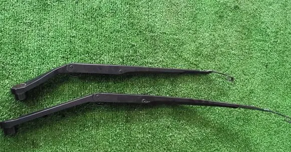 KIA Pro Cee'd III Front wiper blade arm