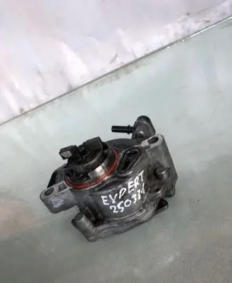 Peugeot Expert Vacuum pump 9804021880