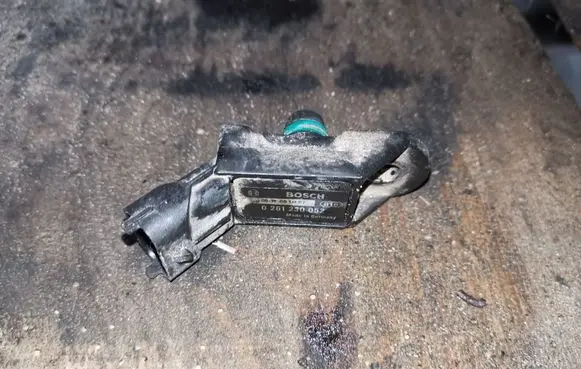 Peugeot 207 Air pressure sensor 0261230052