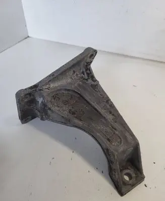 BMW 3 E46 Engine mounting bracket 6754185