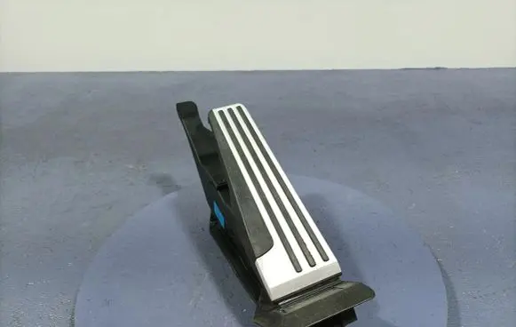 Infiniti QX70 S51 Accelerator throttle pedal 18002-1CA1C