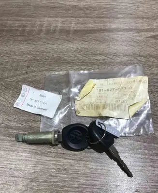 Volkswagen Golf II Ignition key/card 191827573A