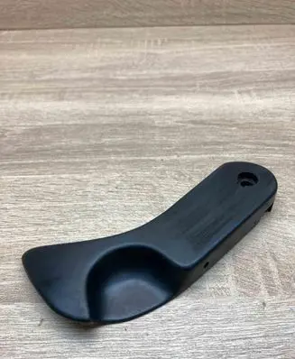 BMW 5 E39 Engine bonnet (hood) release handle 8226621