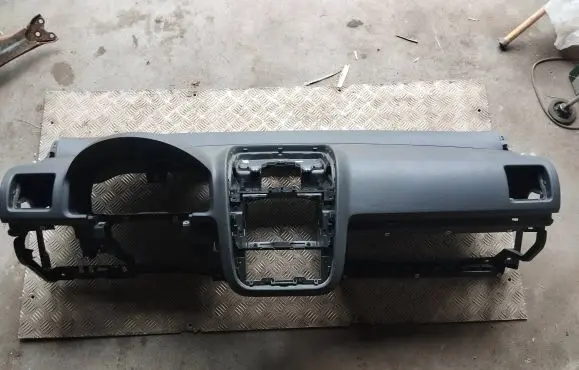 Volkswagen Golf V Dashboard