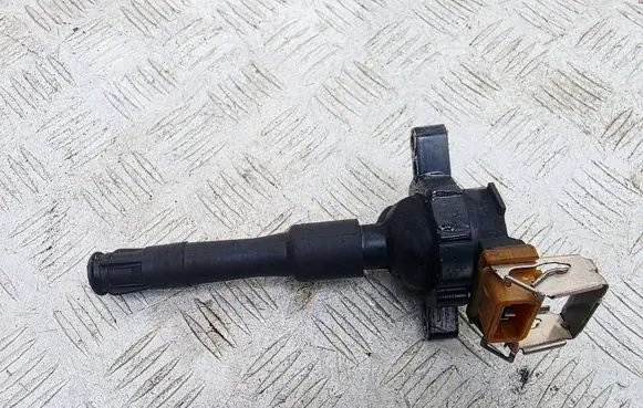 BMW 5 E39 High voltage ignition coil 1748017