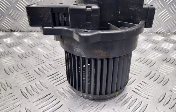 Toyota iQ Front door blower motor 